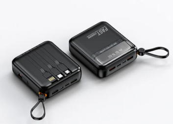 شاحن LEEDOR HT-DX255 المحمول: سعة 10000 مللي أمبير في الساعة وإخراج سريع بقوة 22.5 وات.